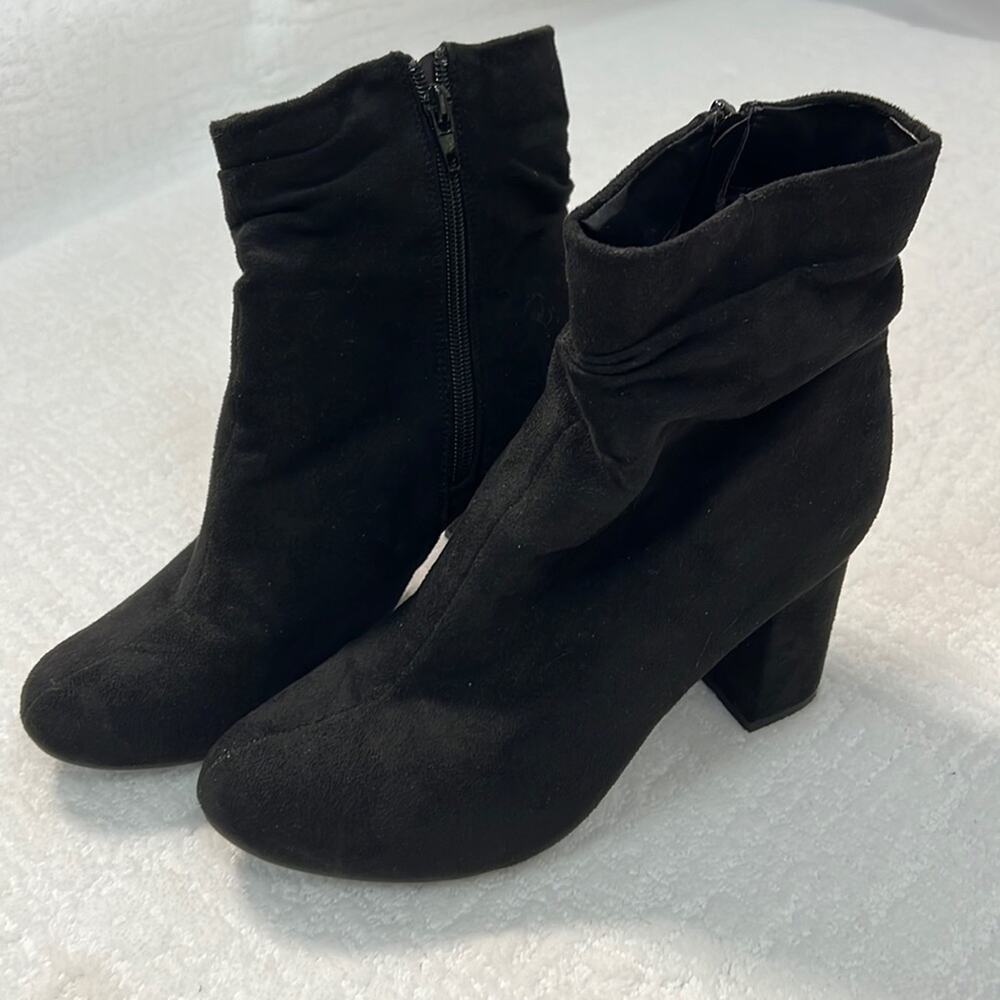 Bonnibel black faux suede inside zip high heel ankle boots size 10